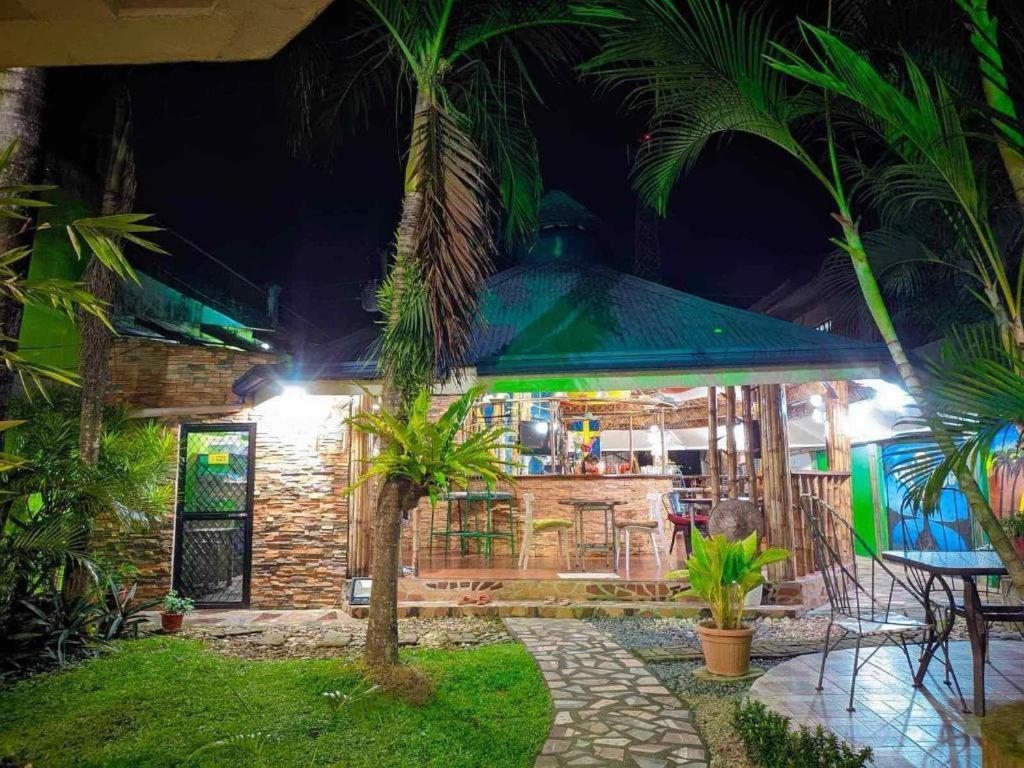 แบมบู การ์เดน บูทิก โฮเต็ล Hotel ตาโคลบัน ภายนอก รูปภาพ