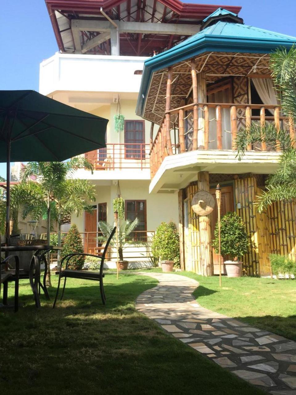 แบมบู การ์เดน บูทิก โฮเต็ล Hotel ตาโคลบัน ภายนอก รูปภาพ